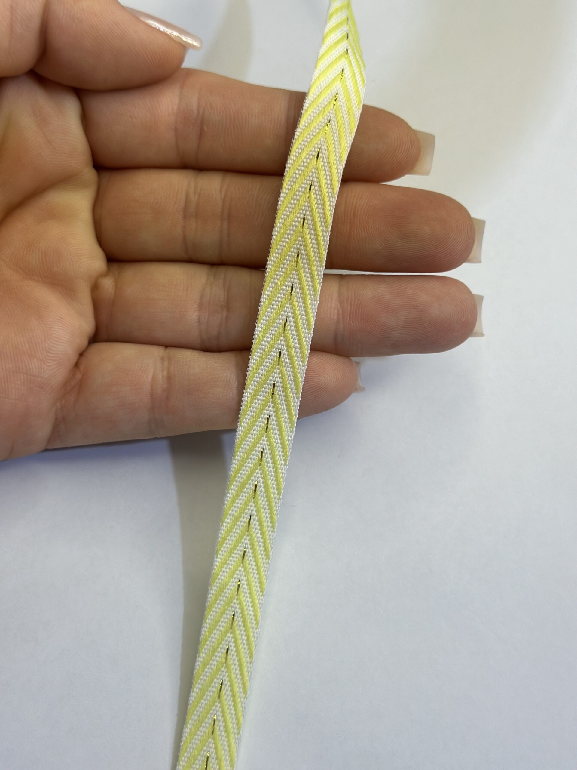 Fita Chevron Fio Dourado - Imagem 3